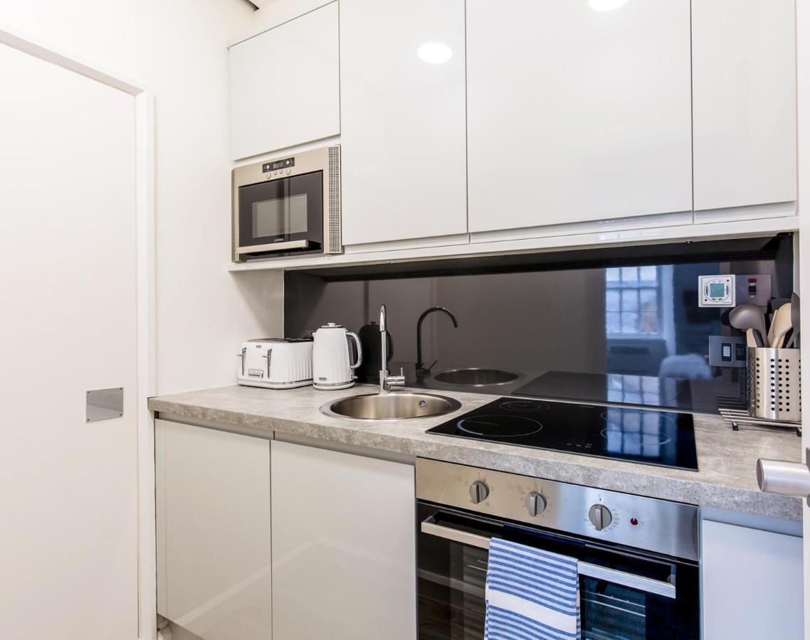 Modern Studio Next To Edinburgh Castle Apartment Exterior foto